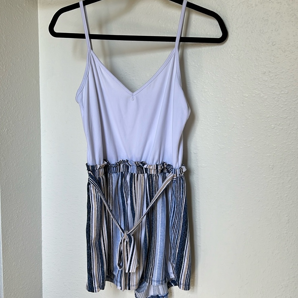 Ultra Flirt White Striped Romper Size Medium